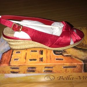Wedge red shoe